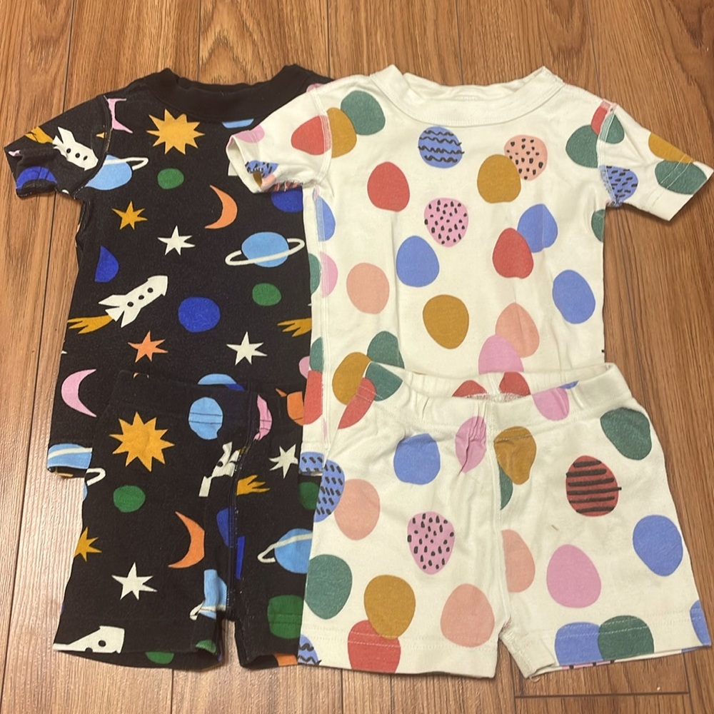 2 Hanna Andersson Sleep sets